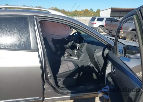 2013 Nissan Rogue Sv z USA, uszkodzony, nr VIN JN8AS5MT1DW509506